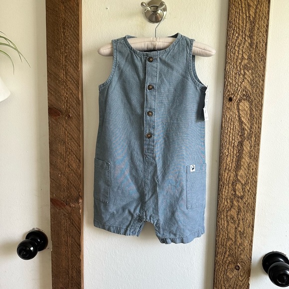 New Carter’s Denim Sleeveless Jumpsuit 18m Baby Boy
New with tags - Picture 1 of 10